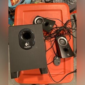 Logitech wired speaker system with subwoofer Z313